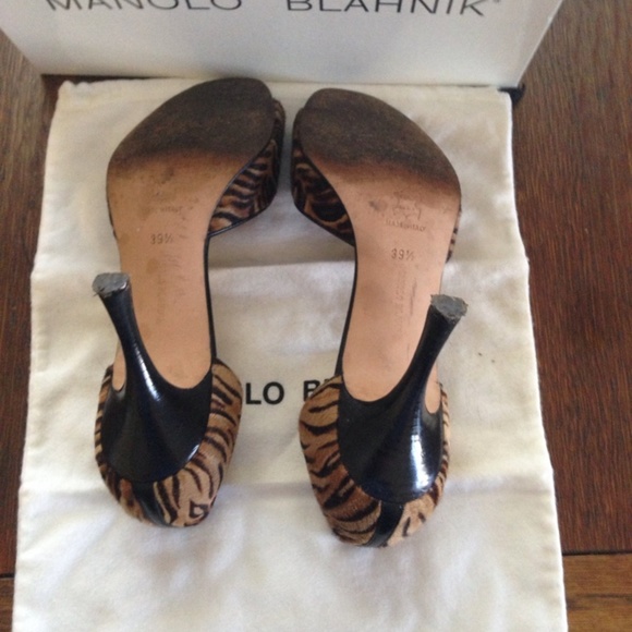 Manolo Blahnik Peep Toe Heels in Tiger Print - Picture 5 of 5